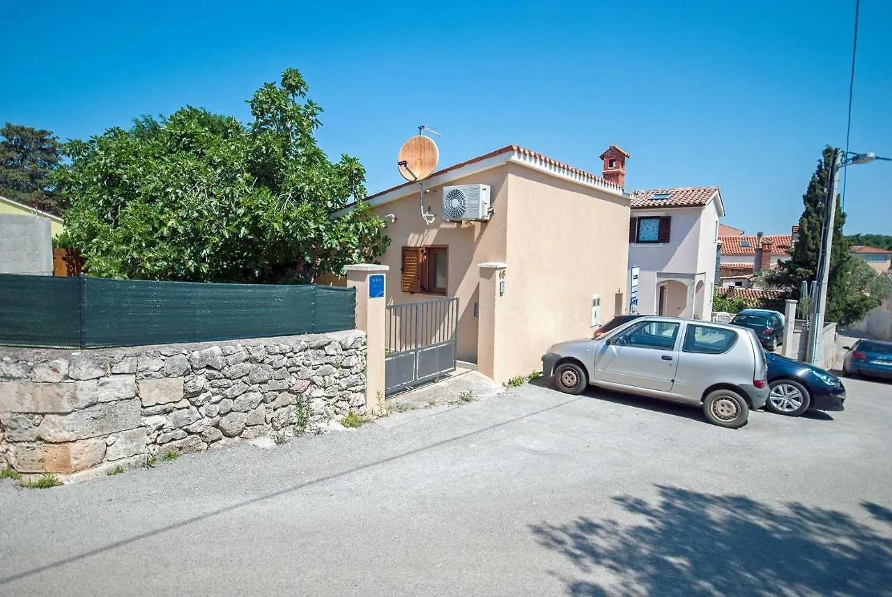 Apartman Kirac Pomer